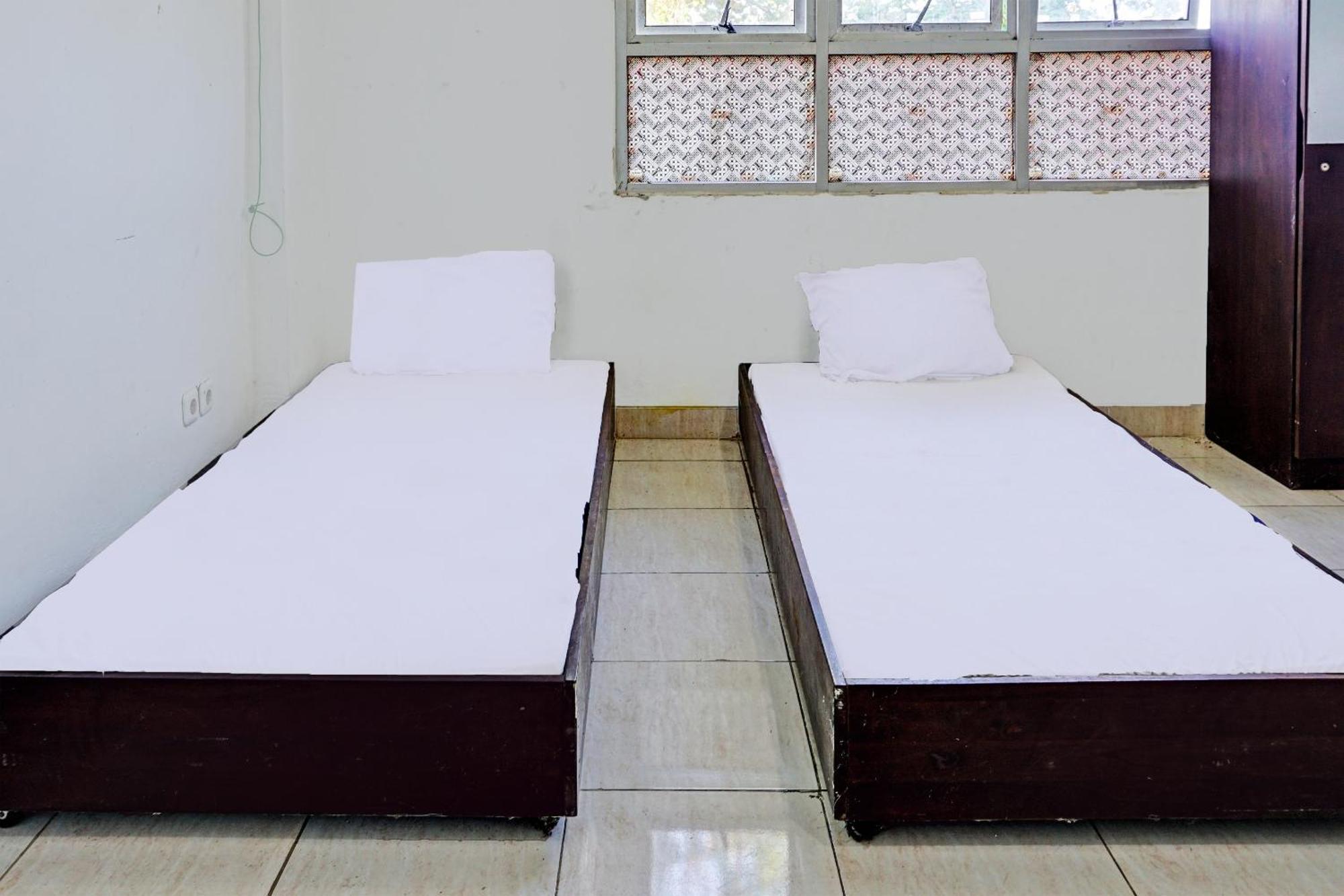 Spot On 92374 Penginapan Rusunawa Malang Kültér fotó