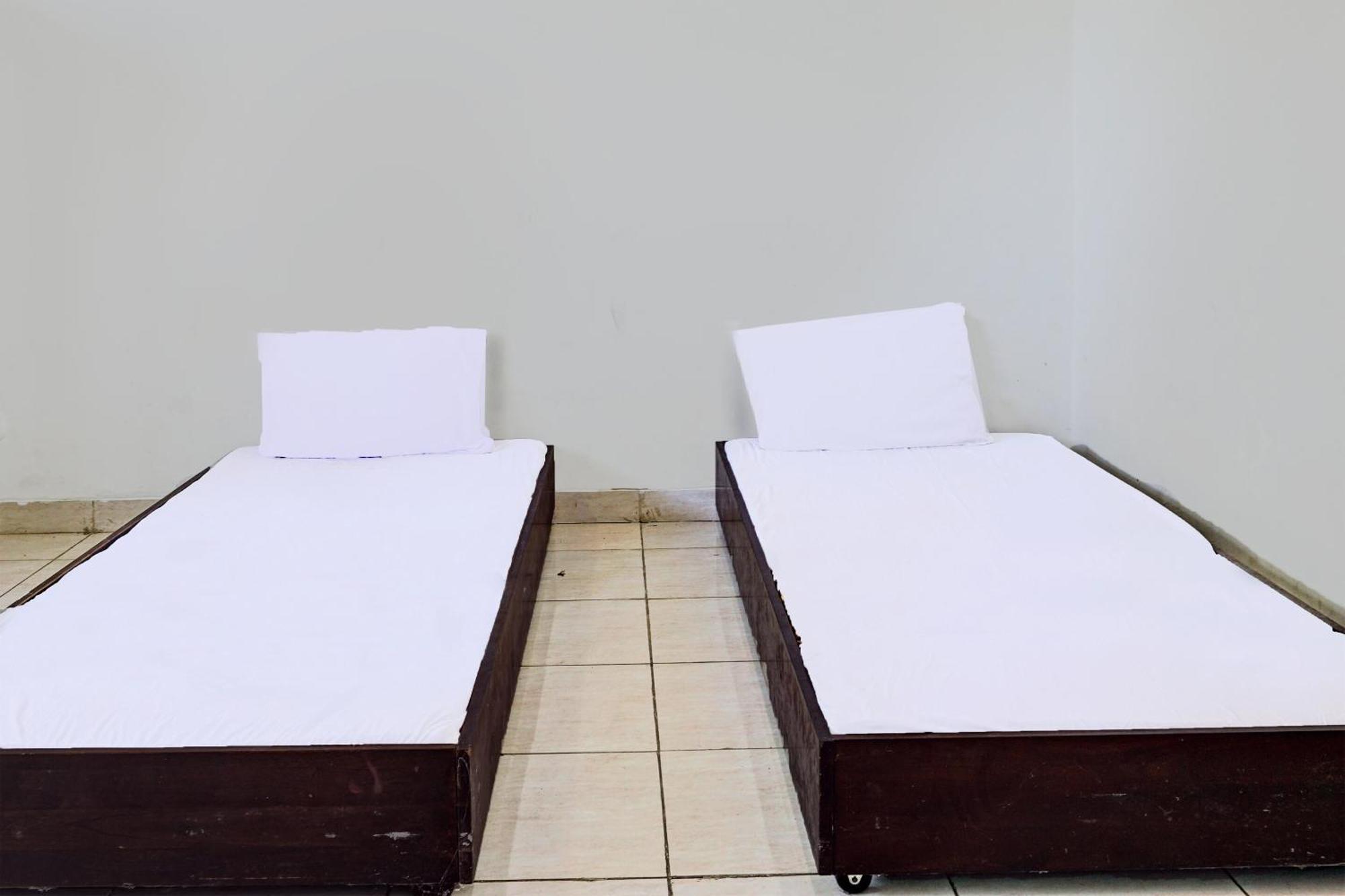 Spot On 92374 Penginapan Rusunawa Malang Kültér fotó