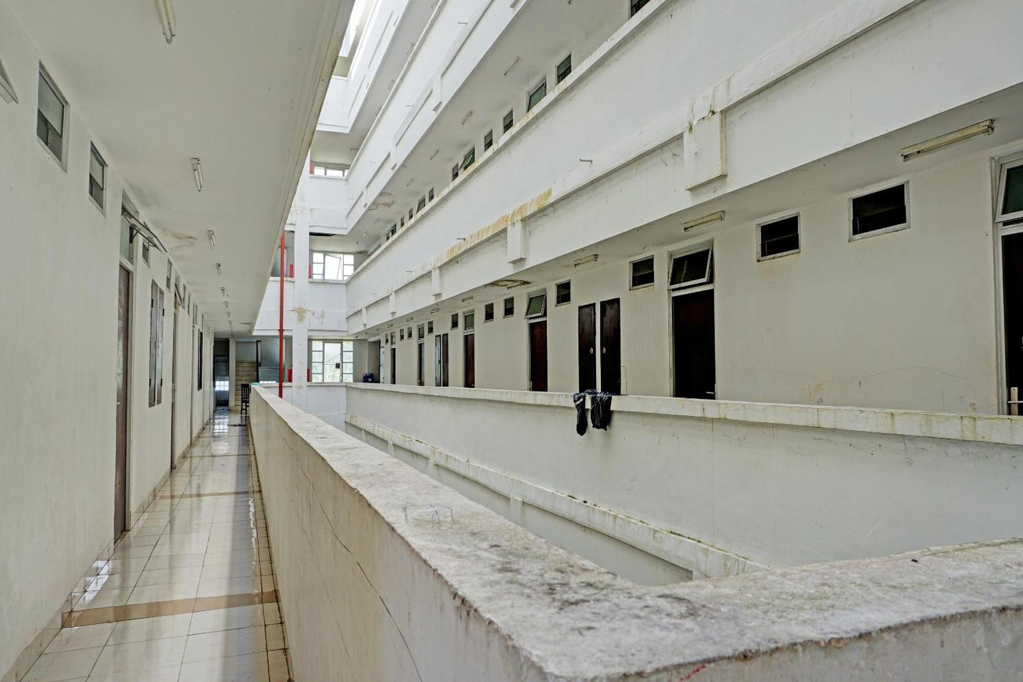 Spot On 92374 Penginapan Rusunawa Malang Kültér fotó