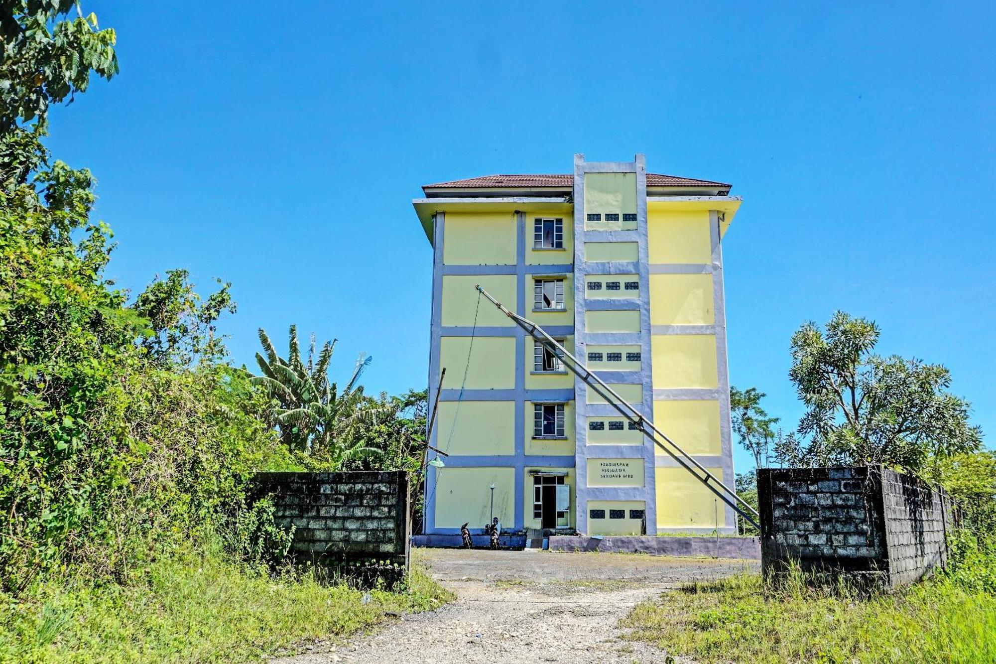 Spot On 92374 Penginapan Rusunawa Malang Kültér fotó